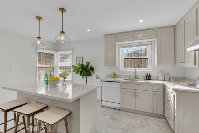 5248 Parkglen Avenue, Los Angeles CA: https://media.crmls.org/medias/55b9de40-7e90-4930-988e-b629e89f9782.jpg