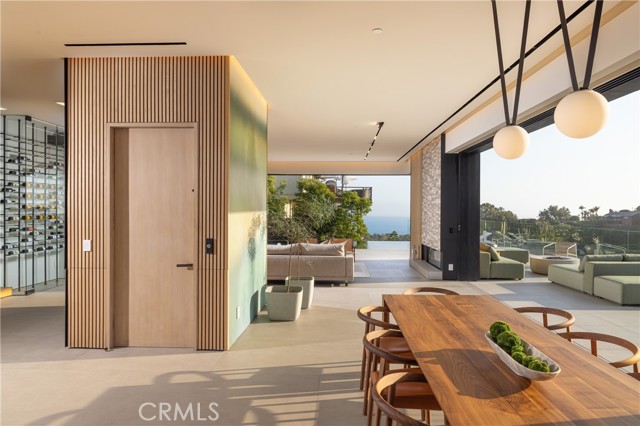 1000 Oriole Drive, Laguna Beach CA: https://media.crmls.org/medias/55bb0ff7-6c1b-4aa7-9fef-0686887964d0.jpg