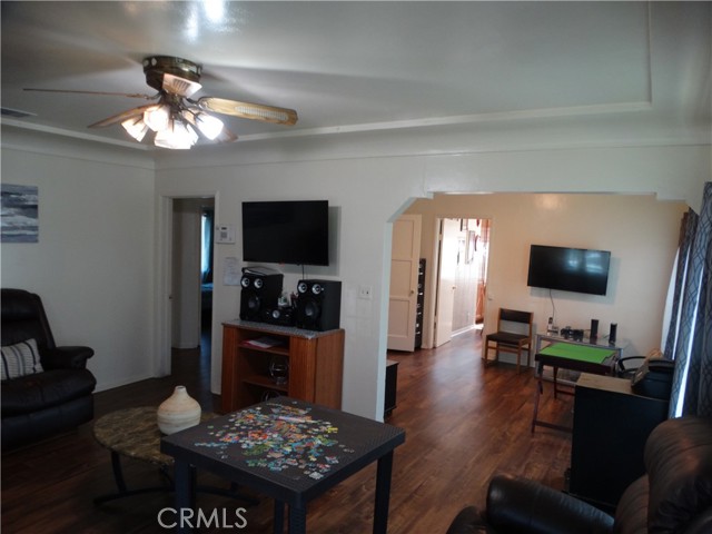 Detail Gallery Image 5 of 26 For 14708 S Frailey Ave, Compton,  CA 90221 - 4 Beds | 2 Baths