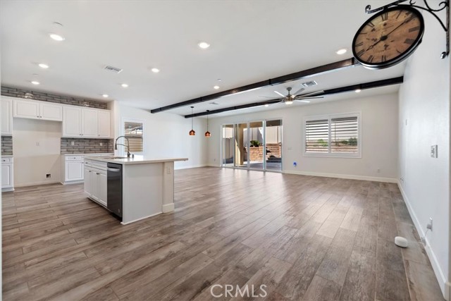 Detail Gallery Image 9 of 56 For 25858 Oak Springs Ct, Homeland,  CA 92548 - 4 Beds | 2 Baths