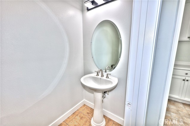 Detail Gallery Image 21 of 36 For 858 Calaveras, Corona,  CA 92878 - 4 Beds | 2/1 Baths