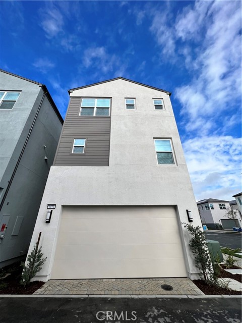 Detail Gallery Image 2 of 30 For 4472 S Bryant Paseo, Ontario,  CA 91762 - 4 Beds | 3/1 Baths