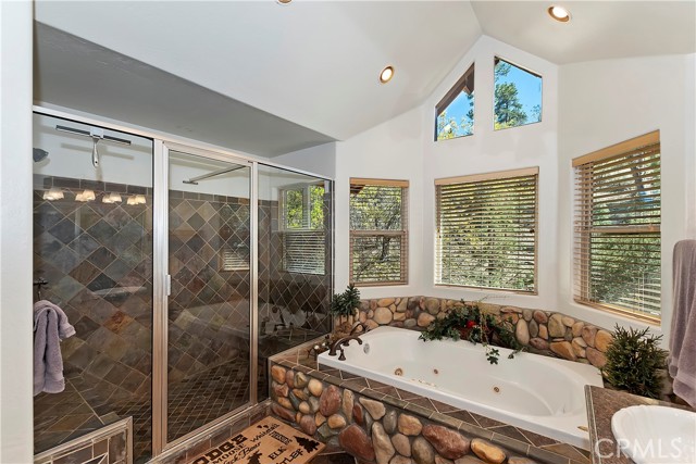 Detail Gallery Image 25 of 74 For 42402 Golden Oak Rd, Big Bear Lake,  CA 92315 - 4 Beds | 4/1 Baths