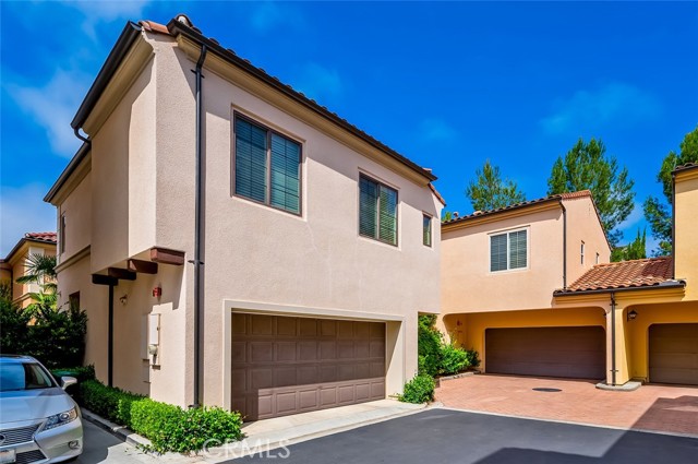 182 Firefly, Irvine CA: https://media.crmls.org/medias/55bc9916-0d02-45f6-a01b-4f9461831e3d.jpg