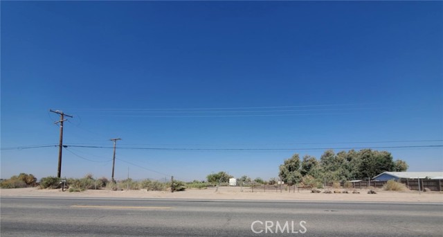 14983 S Neighbours Boulevard, Blythe CA: https://media.crmls.org/medias/55bca964-4b90-4b2a-bb8d-3a0126e71887.jpg