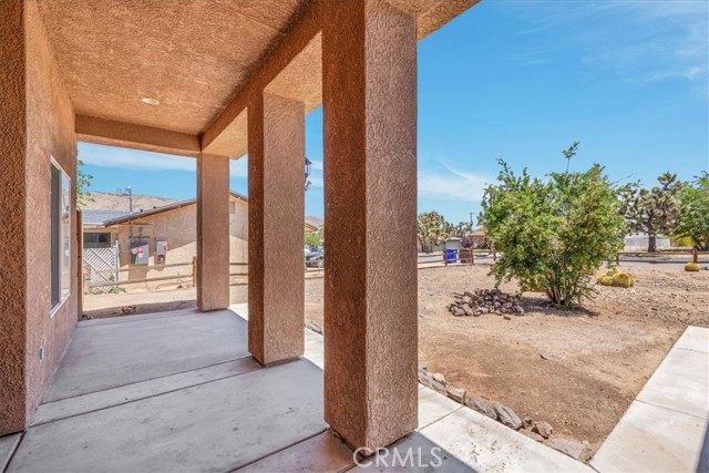 Detail Gallery Image 3 of 41 For 7566 Fox Trl, Yucca Valley,  CA 92284 - 3 Beds | 2 Baths