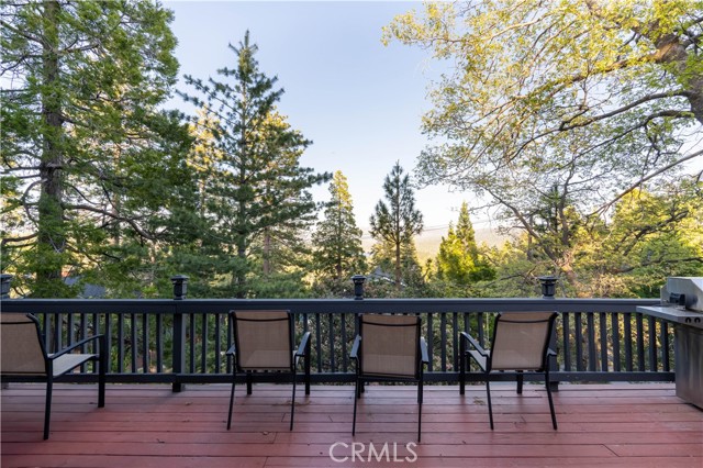 553 Pioneer Road, Lake Arrowhead CA: https://media.crmls.org/medias/55bd69bf-bbed-444d-881c-28f84d3ded7a.jpg