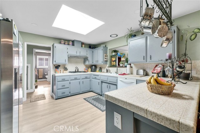 Image 14 of 38 For 43080 Parkway Avenue