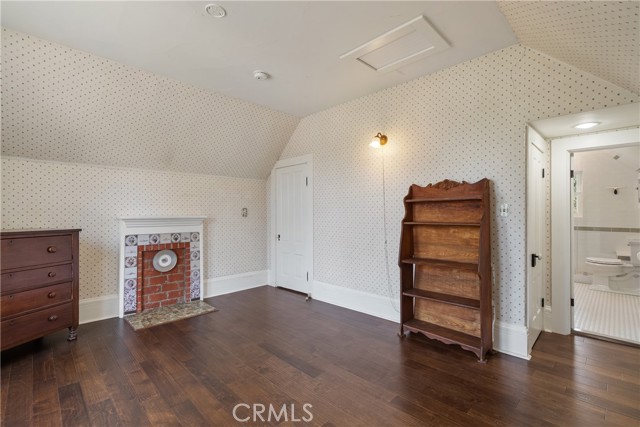 211 E Virginia Avenue, Glendora CA: https://media.crmls.org/medias/55beff55-0a2a-4901-8dfb-bc276c020064.jpg