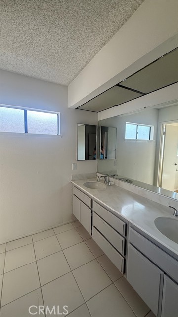 Detail Gallery Image 34 of 63 For 46 Christamon, Irvine,  CA 92620 - 4 Beds | 2/1 Baths