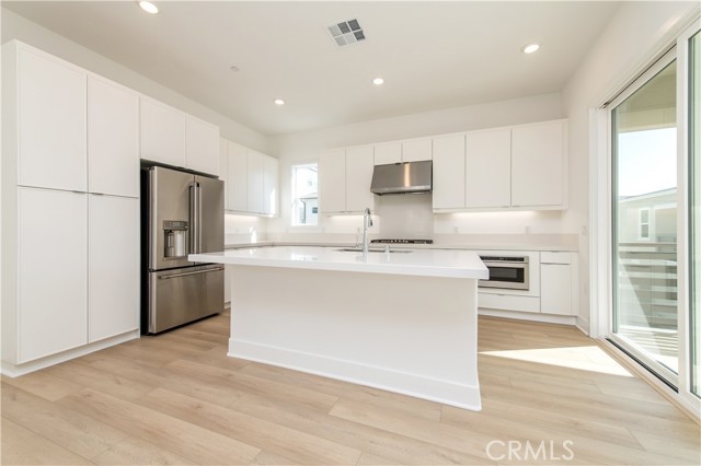 Detail Gallery Image 14 of 28 For 108 Tiffin, Irvine,  CA 92618 - 3 Beds | 2/1 Baths