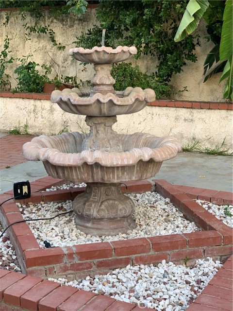 5246 Calderon Road, Woodland Hills CA: https://media.crmls.org/medias/55bfd323-277c-4bd5-97fc-86d213eb4093.jpg
