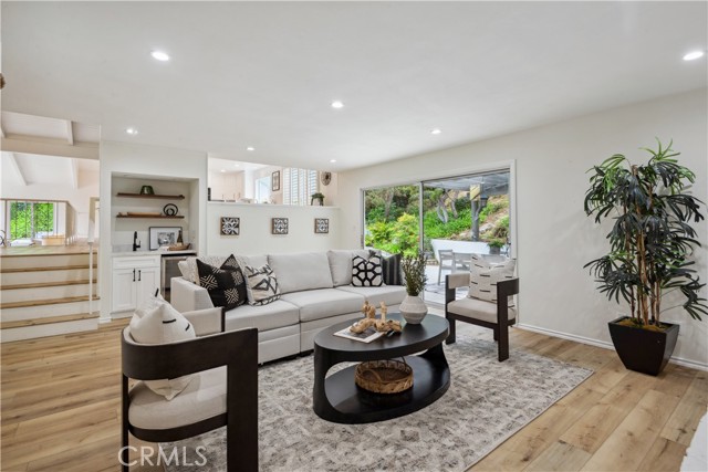 30047 Knoll View Drive, Rancho Palos Verdes CA: https://media.crmls.org/medias/55c0664a-7b41-487d-84ea-22cc4b0db10d.jpg
