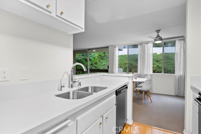 28121 Highridge Road, Rolling Hills Estates, California 90275, 2 Bedrooms Bedrooms, ,2 BathroomsBathrooms,Residential,Sold,Highridge,SB22260467