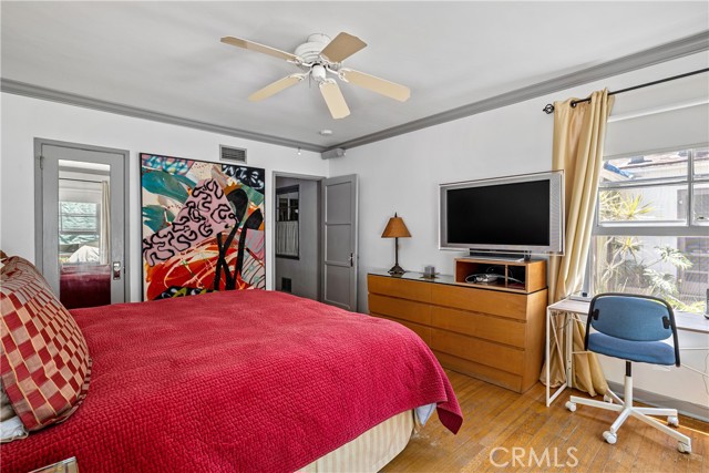 Detail Gallery Image 10 of 33 For 1701 Pier Ave, Santa Monica,  CA 90405 - 4 Beds | 2/1 Baths