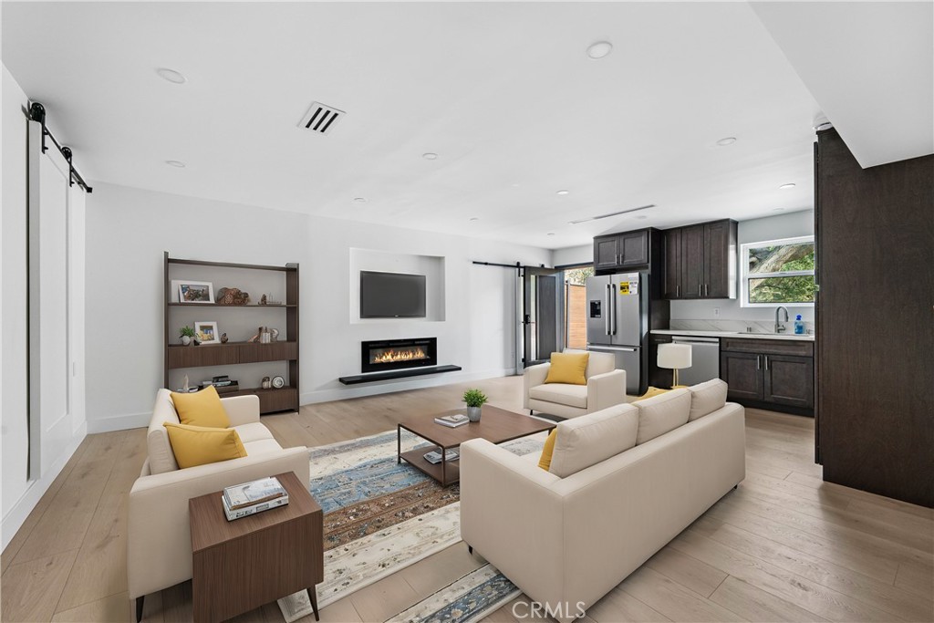2911 E Chevy Chase DriveGlendale img 19