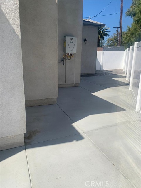 Detail Gallery Image 16 of 17 For 16507 San Fernando Mission Bld, Granada Hills,  CA 91344 - 2 Beds | 2/1 Baths