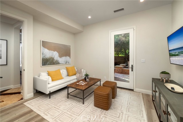 Detail Gallery Image 7 of 47 For 46 Woods Trail, Irvine,  CA 92603 - 5 Beds | 4/1 Baths