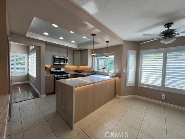 Detail Gallery Image 10 of 44 For 3480 Mountainside Cir, Corona,  CA 92882 - 4 Beds | 2/1 Baths