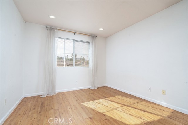 Detail Gallery Image 20 of 43 For 945 Ferndale, Corona,  CA 92881 - 3 Beds | 2/1 Baths