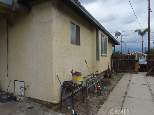 Detail Gallery Image 4 of 12 For 1129 W Rialto Ave, San Bernardino,  CA 92410 - 3 Beds | 2 Baths