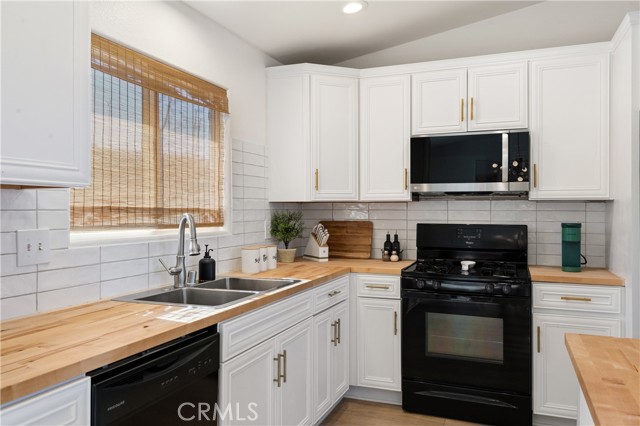 Detail Gallery Image 8 of 31 For 60261 Chesapeake Dr, Joshua Tree,  CA 92252 - 3 Beds | 2 Baths