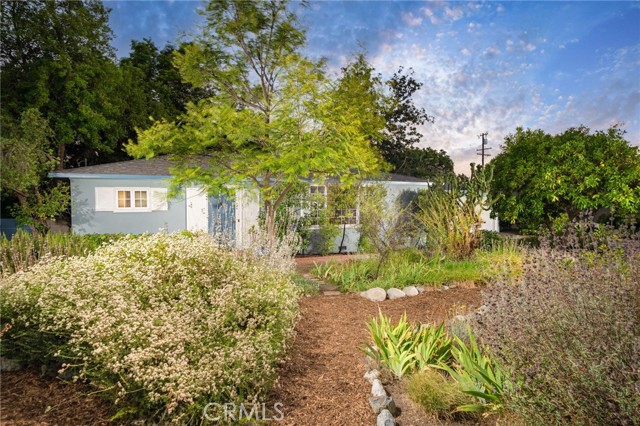 644 W 10th Street, Claremont CA: https://media.crmls.org/medias/55c5db55-d10e-4760-8bec-2837199750cf.jpg