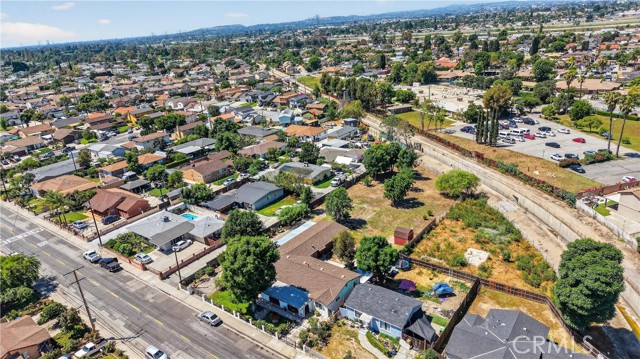 Image 56 of 63 For 357 Basetdale