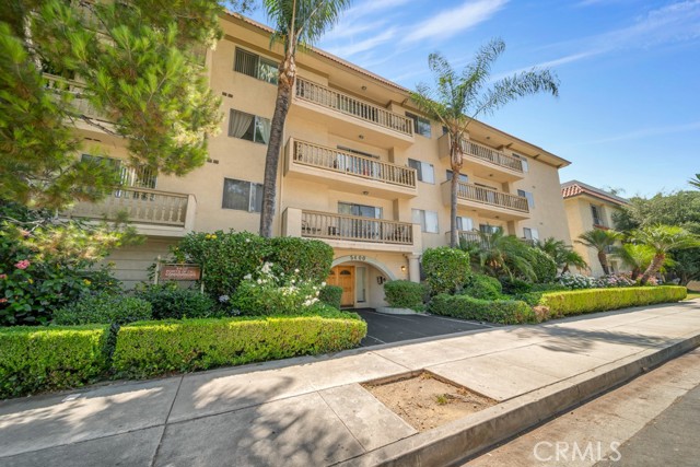 Detail Gallery Image 1 of 1 For 5400 Lindley Ave #214,  Encino,  CA 91316 - 1 Beds | 1 Baths