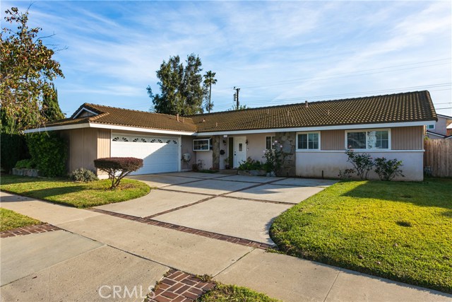 1133 El Camino Dr, Costa Mesa, CA 92626