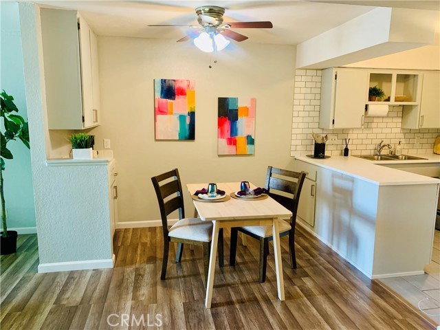 4919 N Millbrook Avenue, Fresno CA: https://media.crmls.org/medias/55c786f5-983d-4263-9daf-f44271005eeb.jpg