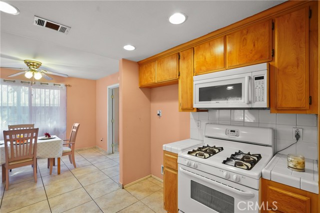 Detail Gallery Image 11 of 38 For 325 W 8th St, Perris,  CA 92570 - 3 Beds | 2 Baths