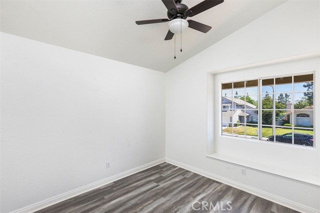 28705 Bridge Water Lane, Menifee CA: https://media.crmls.org/medias/55c8286b-384d-4d7a-8f5f-bed48d824485.jpg