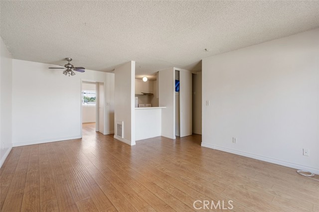 820 N Raymond Avenue, Pasadena CA: https://media.crmls.org/medias/55c85386-c042-405f-9f7a-36f1b8aeb68a.jpg