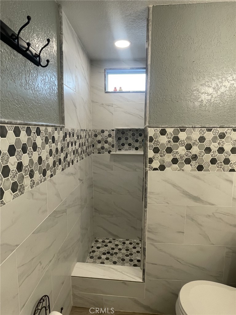 https://media.crmls.org/medias/55c8878c-d954-4272-909d-004ced5a0608.jpg?preset=X-Large