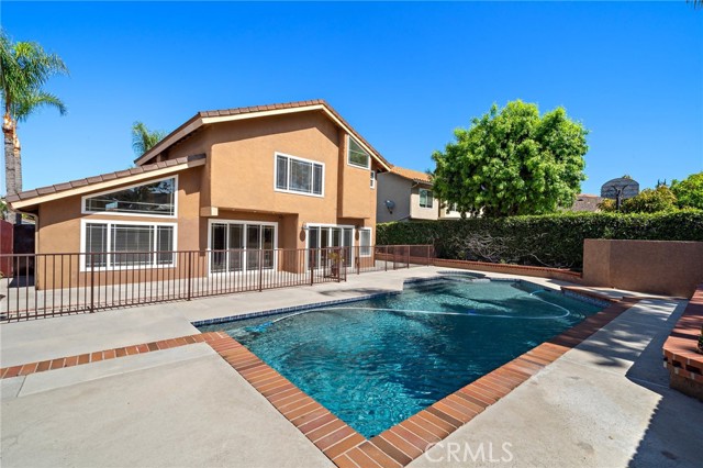 21572 Via Invierno, Lake Forest CA: https://media.crmls.org/medias/55c89d85-1a1c-4d70-84b3-de63ec9e35a0.jpg