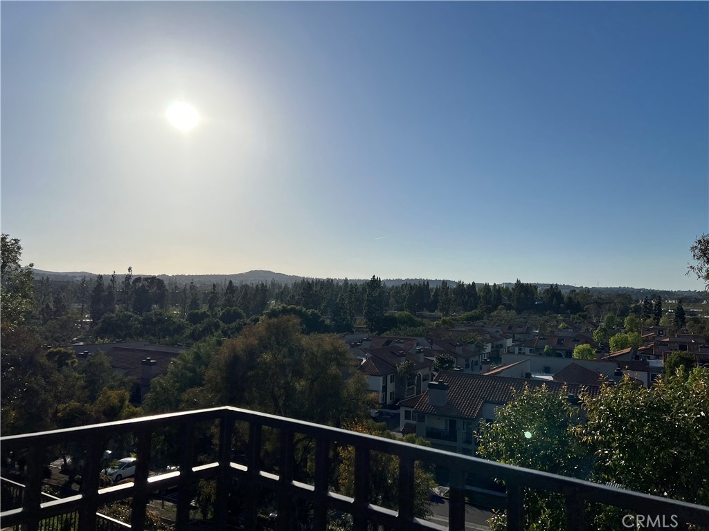 https://media.crmls.org/medias/55c98222-6fc0-4438-b778-42d70513476f.jpg?preset=X-Large