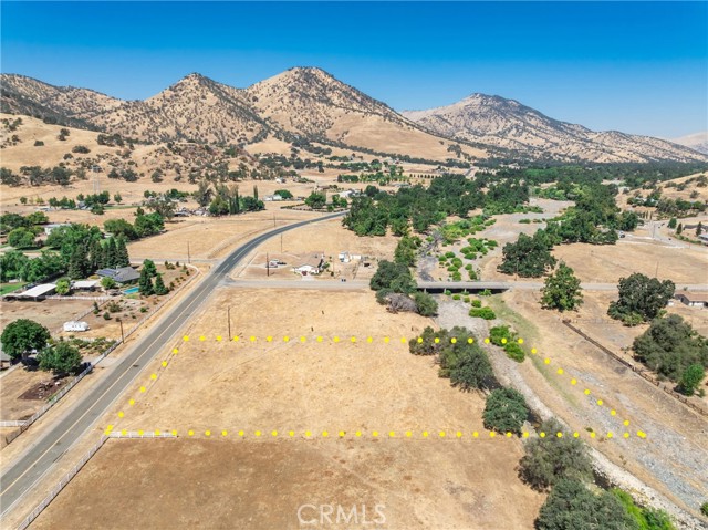 5770 Elwood, Sanger CA: https://media.crmls.org/medias/55c9aaa4-330d-435c-990d-aa640729f61b.jpg