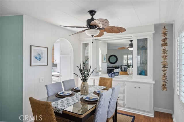 20701 Beach Boulevard, Huntington Beach CA: https://media.crmls.org/medias/55c9f1f0-59fc-47df-8a9c-456dc0b9c3ee.jpg
