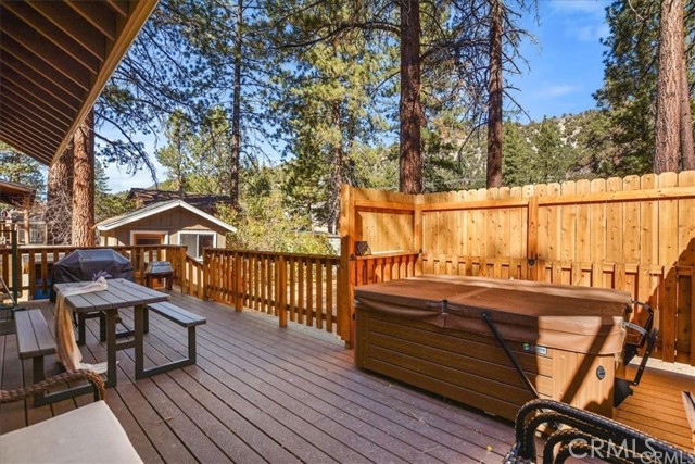 610 Mountain View Avenue, Wrightwood CA: https://media.crmls.org/medias/55ca54e6-aea9-46ee-8739-afddc8596b7c.jpg