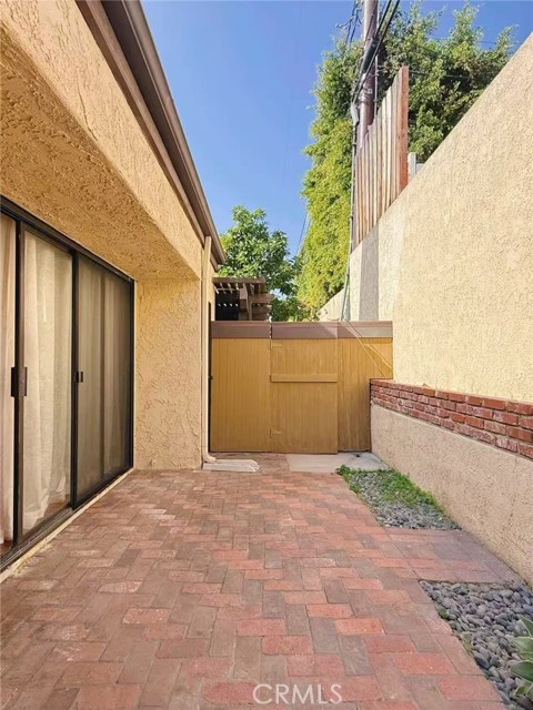 Detail Gallery Image 23 of 26 For 239 Linwood Ave #E,  Monrovia,  CA 91006 - 3 Beds | 3 Baths
