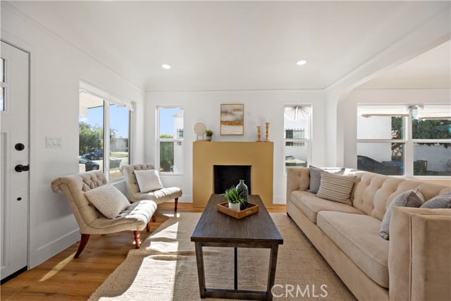Detail Gallery Image 8 of 21 For 627 W 111th Pl, Los Angeles,  CA 90044 - 3 Beds | 2 Baths