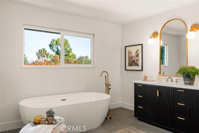 Detail Gallery Image 51 of 63 For 14 via Verona Cir, Chico,  CA 95973 - 4 Beds | 3/1 Baths