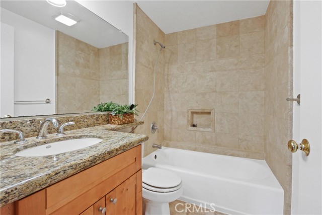 Detail Gallery Image 9 of 14 For 158 Greenfield, Irvine,  CA 92614 - 2 Beds | 2 Baths