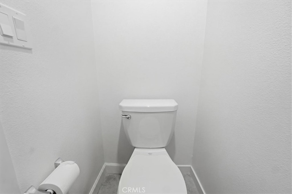 https://media.crmls.org/medias/55cad896-52dd-4900-aa13-a87a7a7b022a.jpg?preset=X-Large