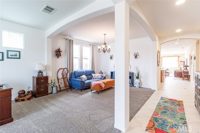 4108 Club Vista Drive, Palmdale CA: https://media.crmls.org/medias/55cae891-6b09-42a2-af49-fb1f7b737be5.jpg