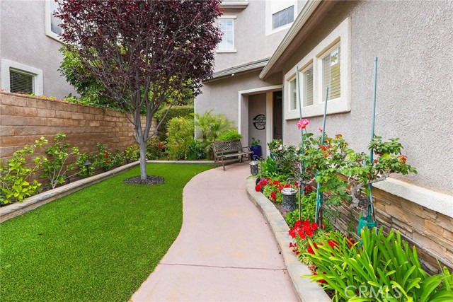 Detail Gallery Image 3 of 34 For 57 E Boulder Creek Rd, Simi Valley,  CA 93065 - 5 Beds | 4/1 Baths