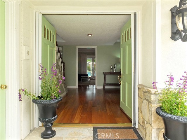 This Welcoming Home is Perfect for Entertaining and Features Beautiful Hard Wood Floors on the Main Level This Welcoming Home is Perfect for Entertaining and Features Beautiful Hard Wood Floors on the Main Level