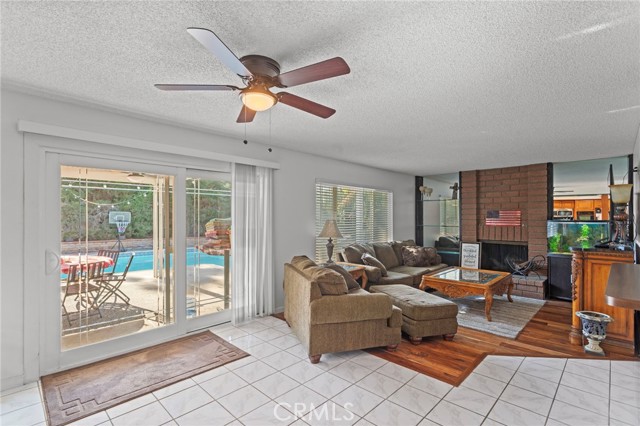 Detail Gallery Image 9 of 47 For 6801 Rycroft, Riverside,  CA 92506 - 4 Beds | 2/1 Baths