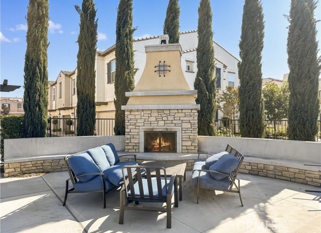 14527 Sienna Place, Eastvale CA: https://media.crmls.org/medias/55cc3233-0158-4c1a-bdef-1e6cf5c3298b.jpg